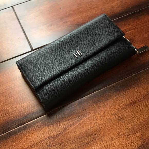 henri bendel Handbags - Henri Bendel Icon zip around Wallet